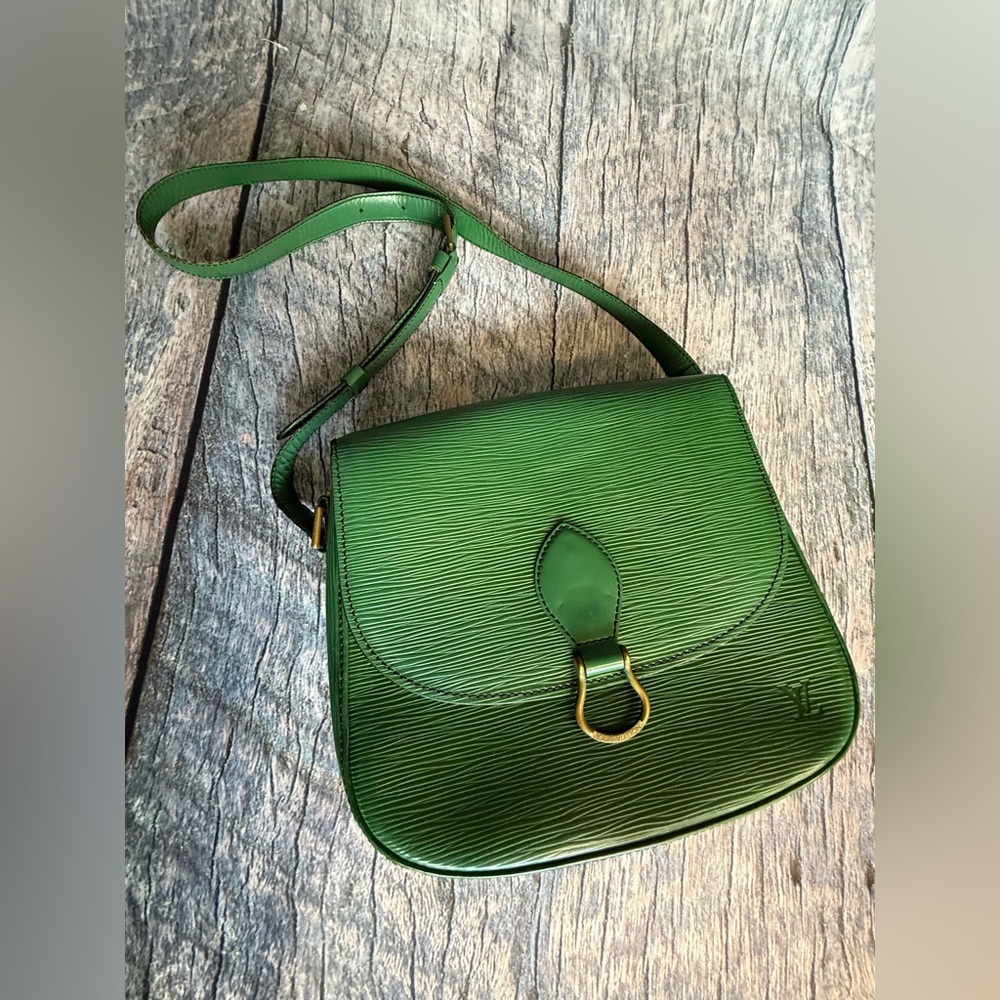 Louis Vuitton Green Saint Cloud Epi Crossbody, Great Vintage Condition - Picture 2 of 14